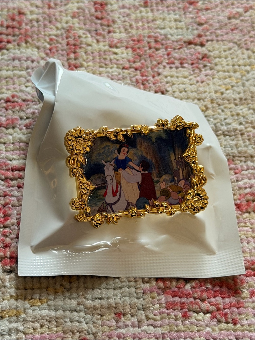 Disney Princess Boxlunch Enamel Pin Snow White